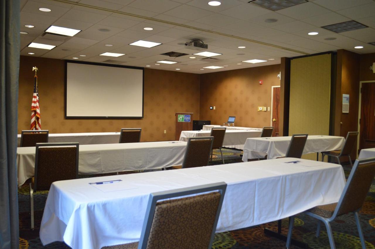 Holiday Inn Express Hotel & Suites Pittsburgh Airport By Ihg Robinson Township المظهر الخارجي الصورة