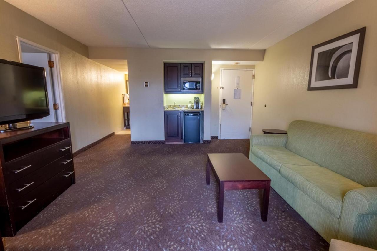 Holiday Inn Express Hotel & Suites Pittsburgh Airport By Ihg Robinson Township المظهر الخارجي الصورة