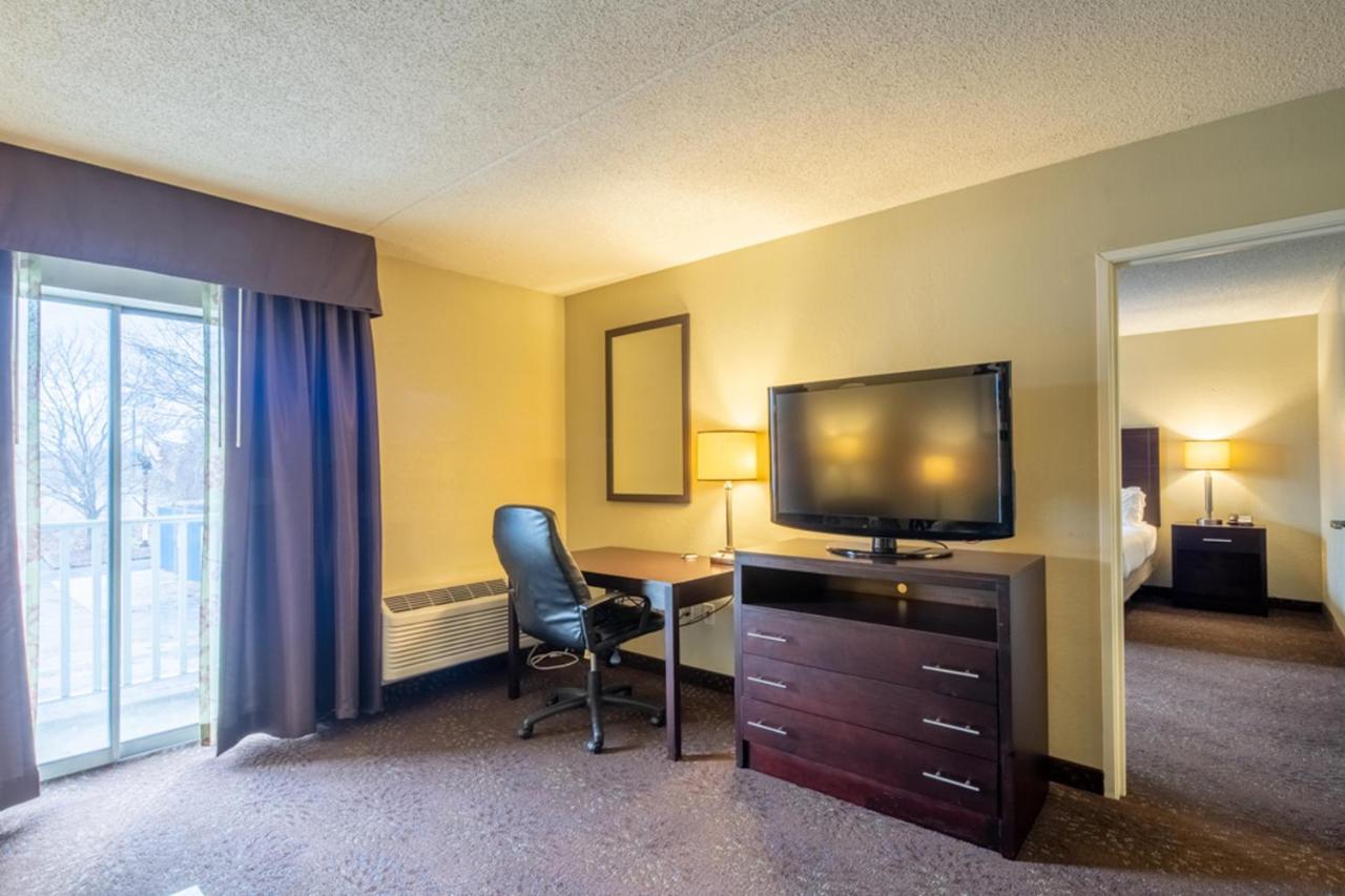 Holiday Inn Express Hotel & Suites Pittsburgh Airport By Ihg Robinson Township المظهر الخارجي الصورة