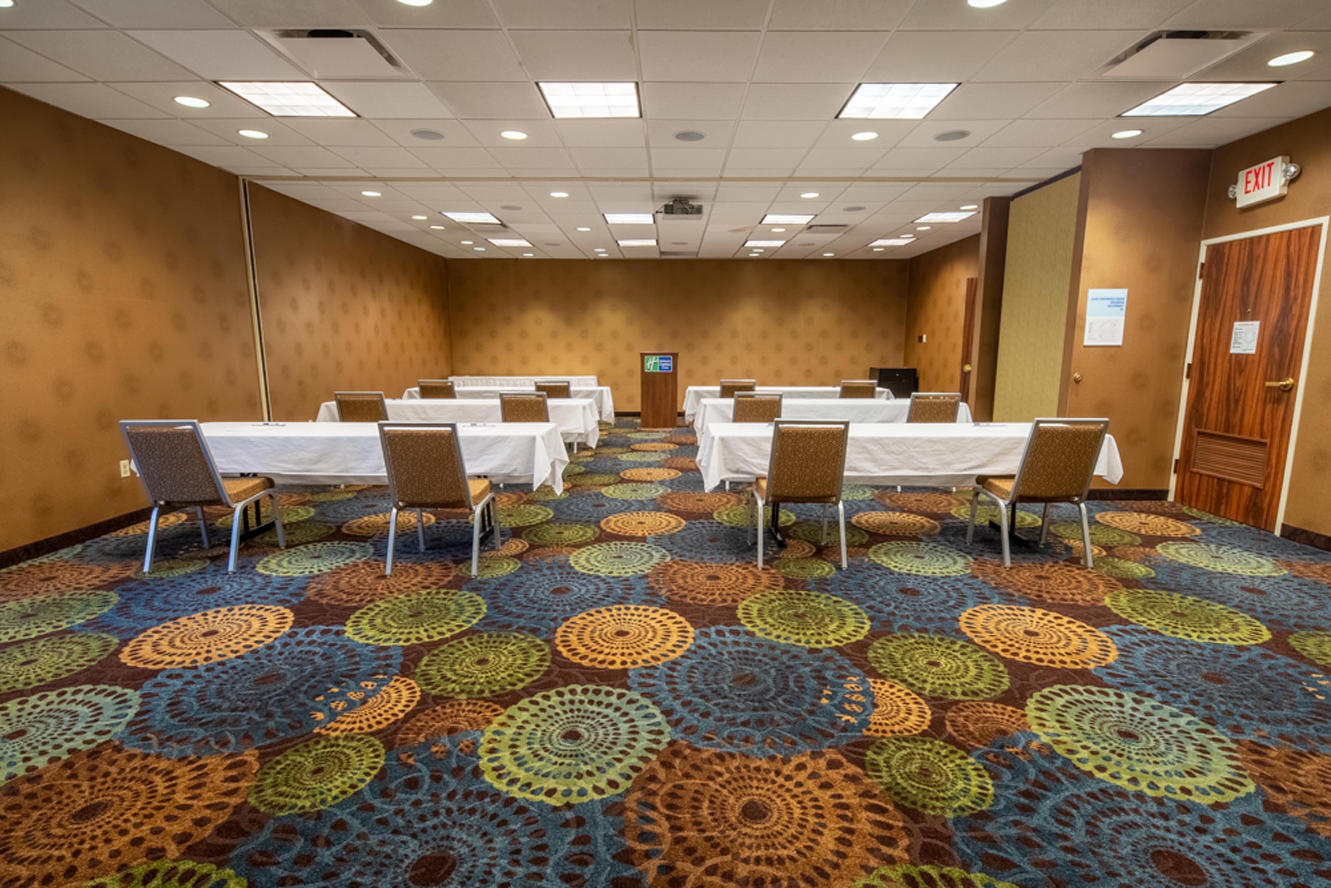 Holiday Inn Express Hotel & Suites Pittsburgh Airport By Ihg Robinson Township المظهر الخارجي الصورة