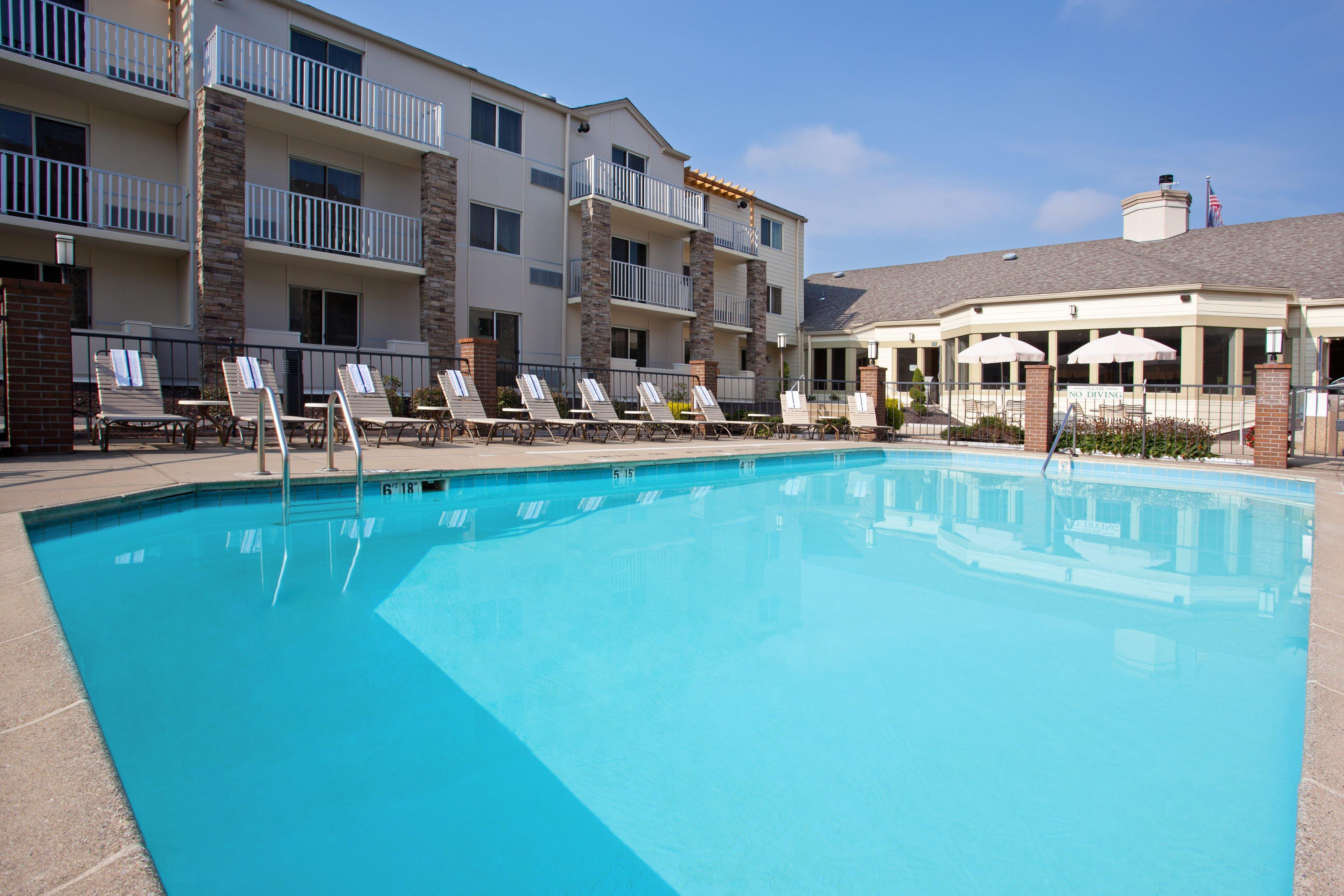 Holiday Inn Express Hotel & Suites Pittsburgh Airport By Ihg Robinson Township المظهر الخارجي الصورة