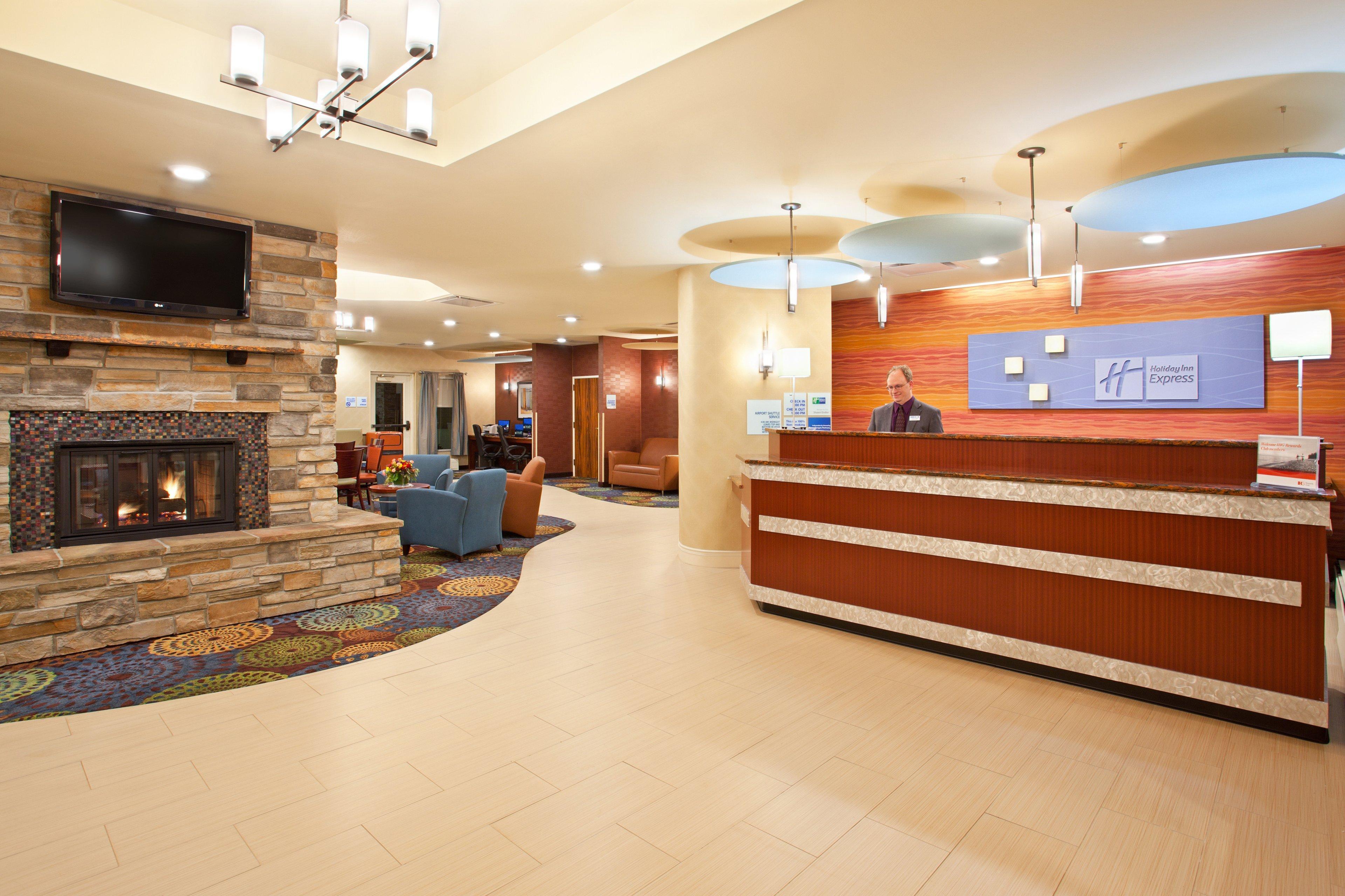 Holiday Inn Express Hotel & Suites Pittsburgh Airport By Ihg Robinson Township المظهر الخارجي الصورة