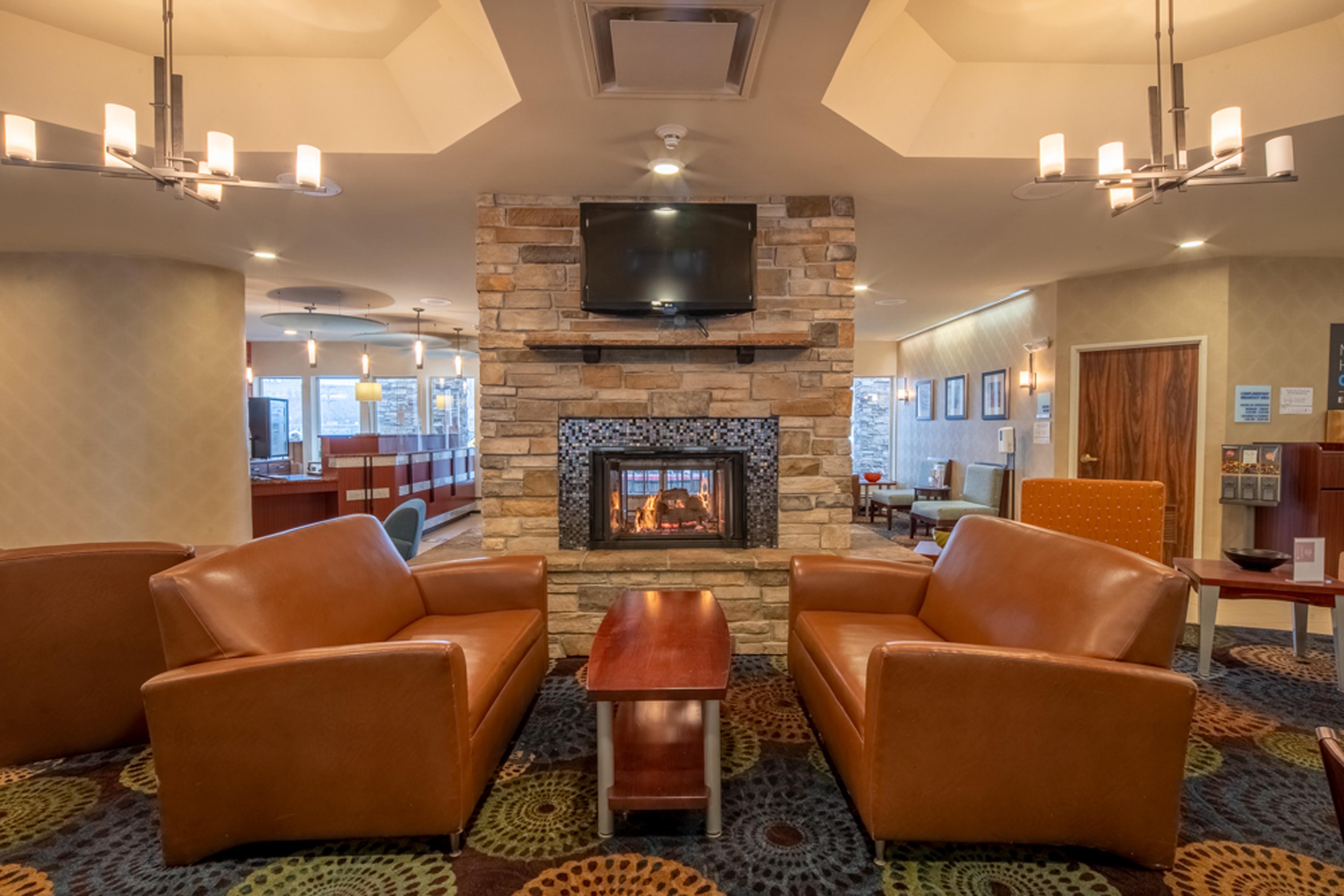 Holiday Inn Express Hotel & Suites Pittsburgh Airport By Ihg Robinson Township المظهر الخارجي الصورة